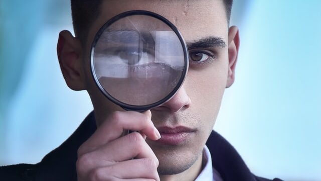 Comment détecter les escroqueurs